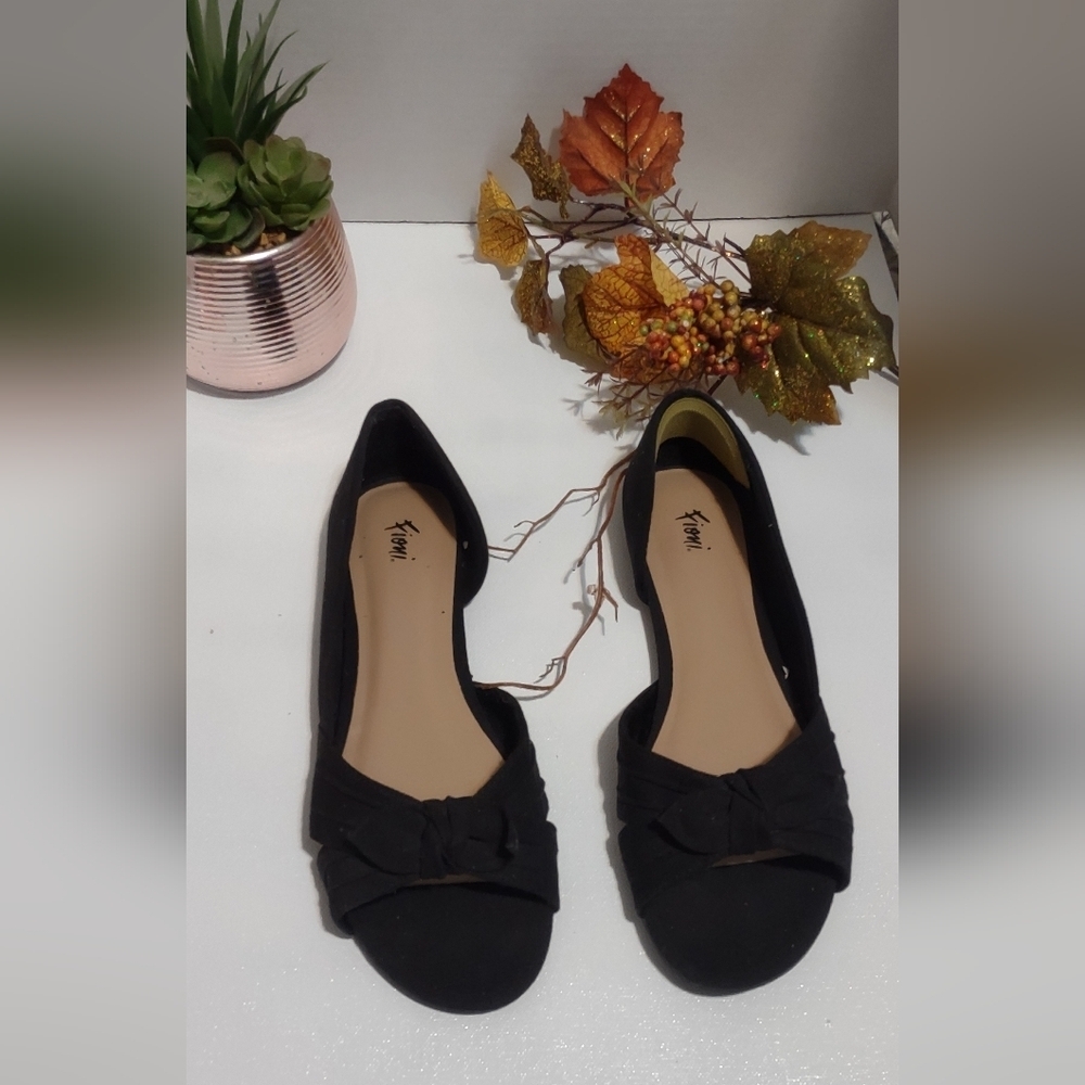 FIONI Clothing Black Open-Toe Flats - Picture 2 of 9